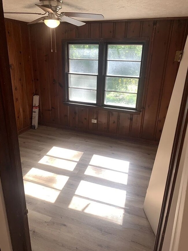 Photo - 307 Lindbergh Blvd