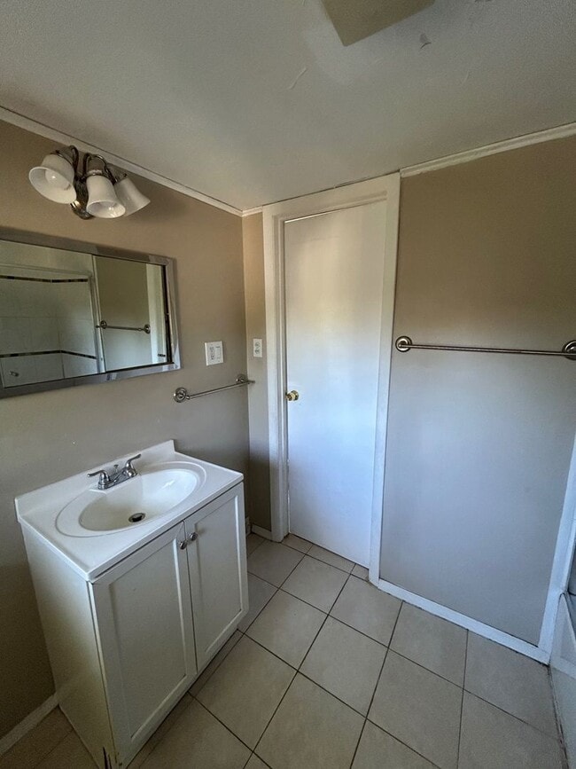 Photo - Charming 4-Bedroom Property in Prime Location