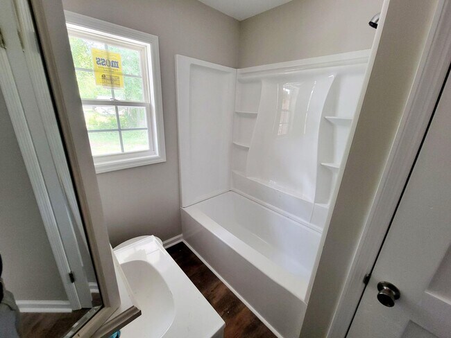 Photo - 3 Bed 1 Bath Newly Remodeled Home in Burli...