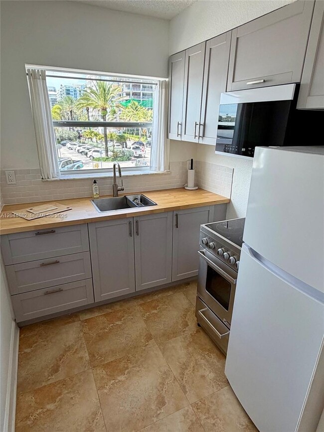 9248 Collins Ave Unit 205