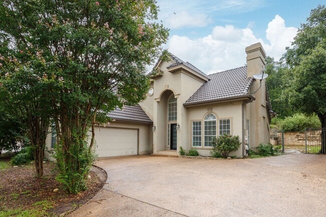 Spacious 3 Bed, 2.5 Bath in Prime Lakeway Location - Spacious 3 Bed, 2.5 Bath in Prime Lakeway Location