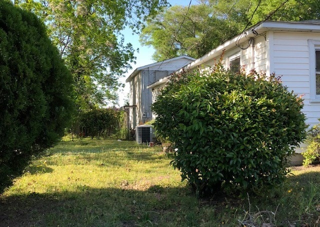 Fenced in yard for pets to run safely - 1005 Castle St