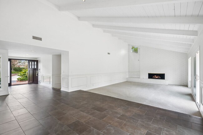 Photo - 17 Pinehurst Ln