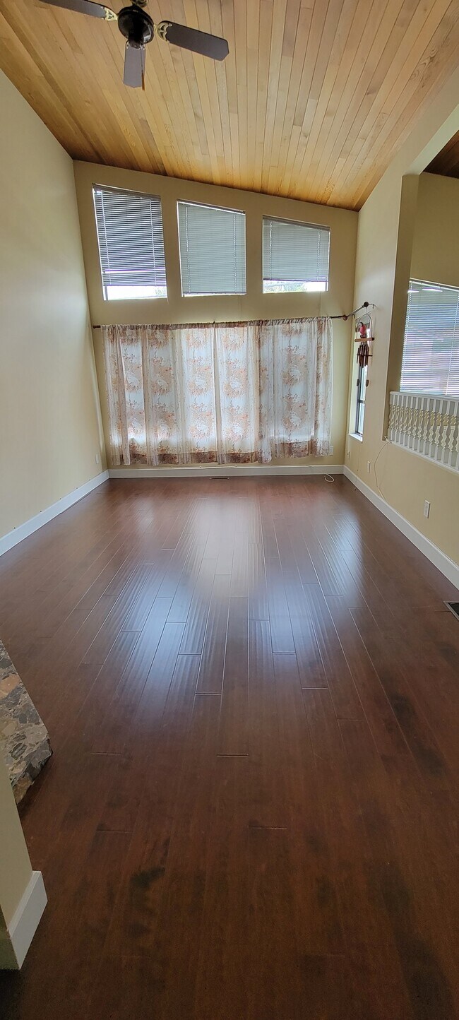 Photo - 7552 17th Av