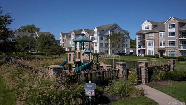 Photo - 1 Charles Pond Dr Unidad 5-531