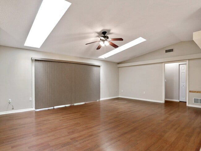 Photo - 5785 Colonial Oaks Blvd