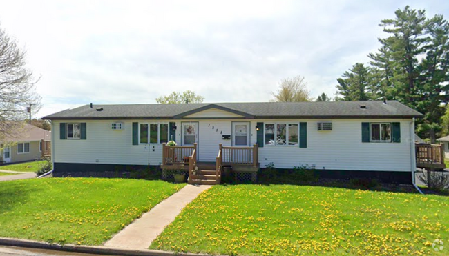Building Photo - 1258 Harrison St Unit A Rental
