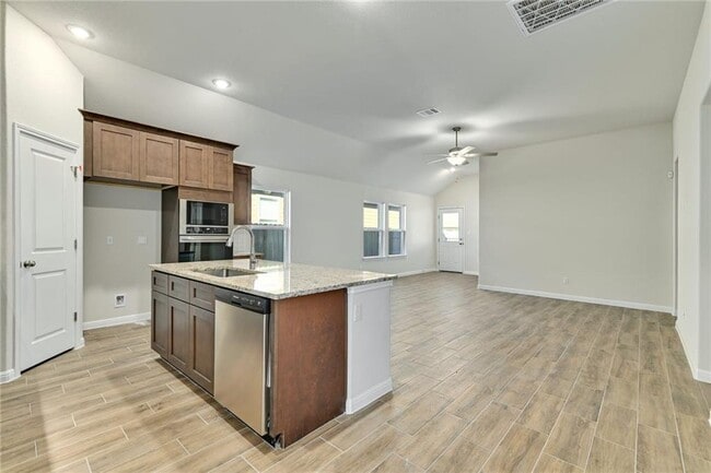 Photo - 208 Evening Star Ln