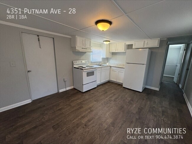 Photo - 4351 Putnam Ave