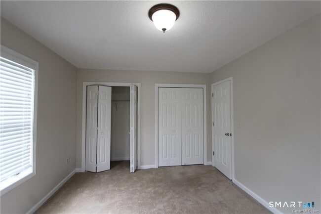 Photo - 7 Bittersweet Ln