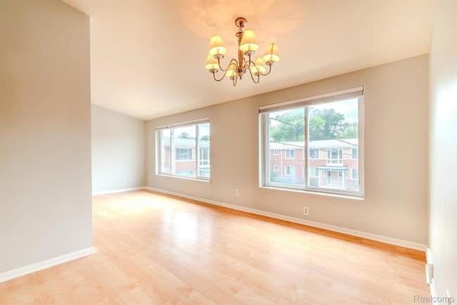 Photo - 361 N Eton St