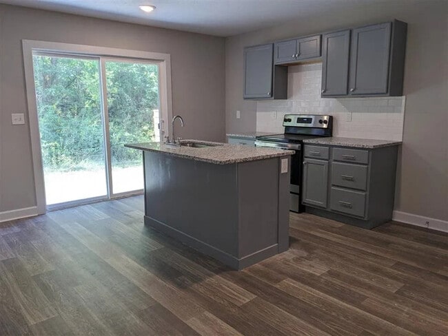 Building Photo - Woodlark Apartents Rental