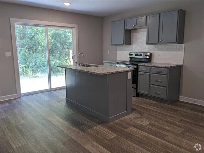 Building Photo - Woodlark Apartents Rental
