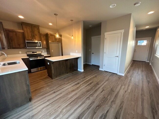 Photo - 61534 SE Lucia St Unit 2
