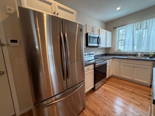 Photo - 160 Summer St Unidad 3