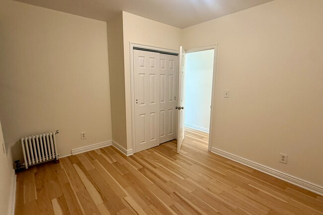 Photo - 2708 Broadway