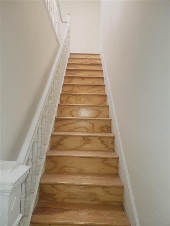 Building Photo - 404 Logan St Unit 1