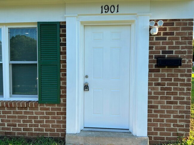 Photo - 1901 Beaver Rd