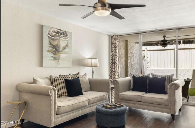 Photo - 7625 E Camelback Rd Apartamento Unidad A110