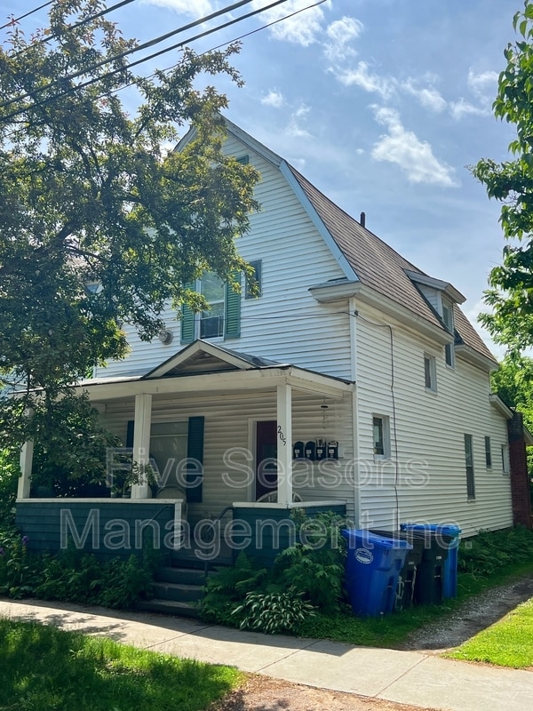 Building Photo - 205 N Willard St