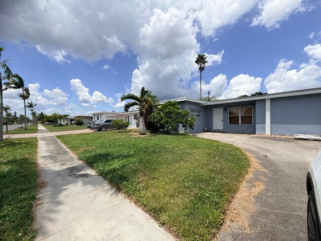 8381 NW 28th Pl