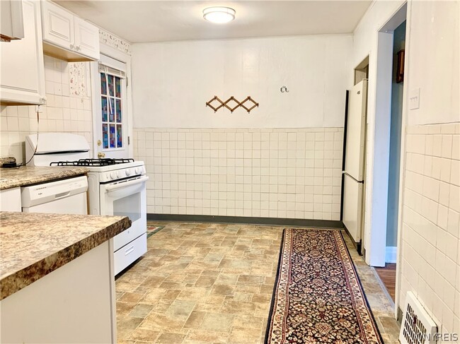 Photo - 657 Englewood Ave