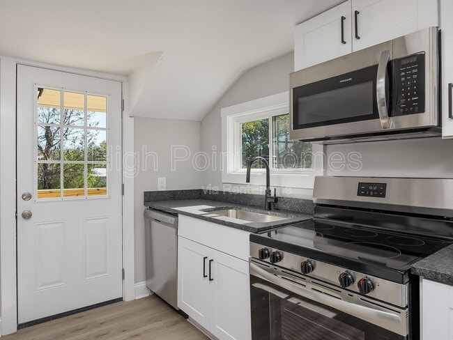 Photo - 1201 E 32nd St Unit B