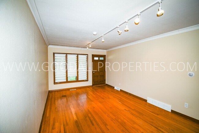 Photo - 2 Bedroom 1 Bath duplex home in Windsor He...
