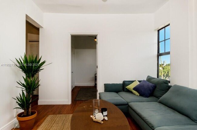 Photo - 934 Michigan Ave Unit 301