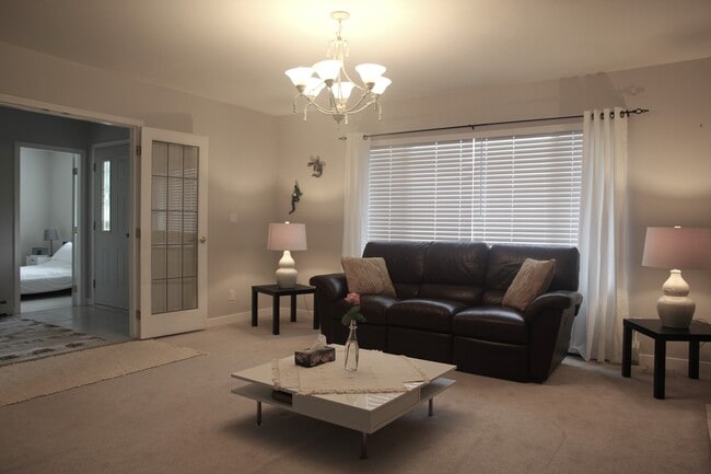 Building Photo - 24873 Dewdney Trunk Rd Unit 1-Bedroom Suite