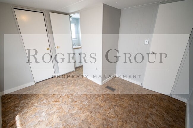 Photo - 385 Julian Smith Rd