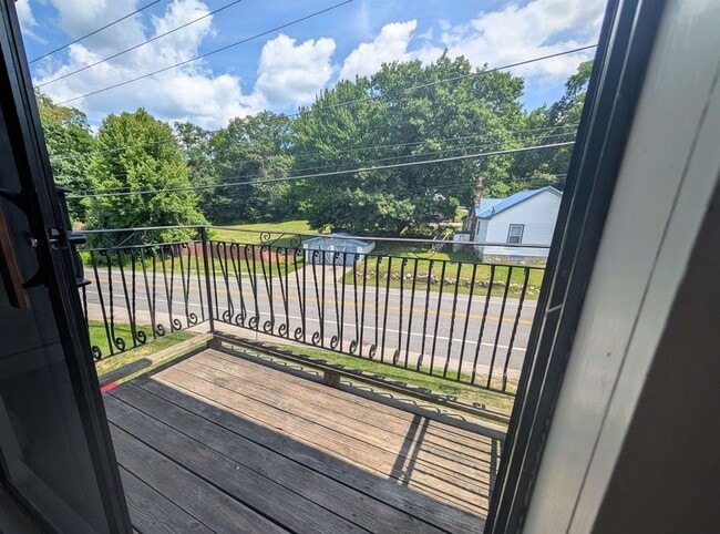 134 Mammoth Rd Unit 21