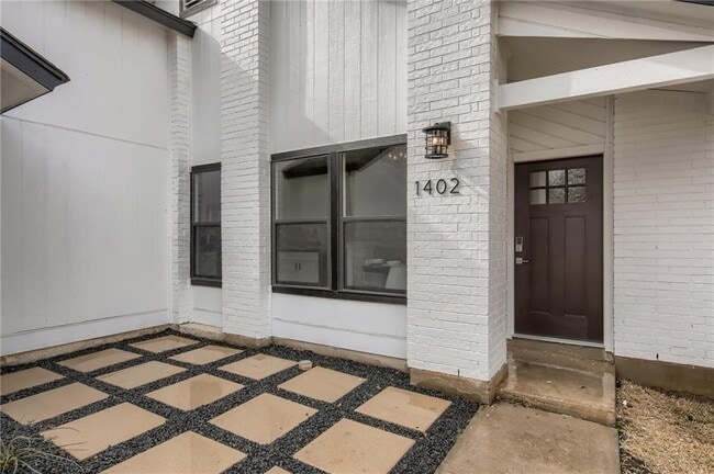 Photo - 1402 Hollow Tree Blvd
