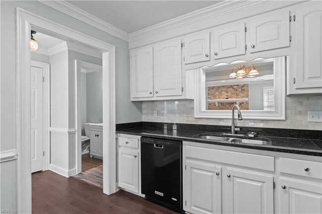 Photo - 345 Middle Oaks Dr