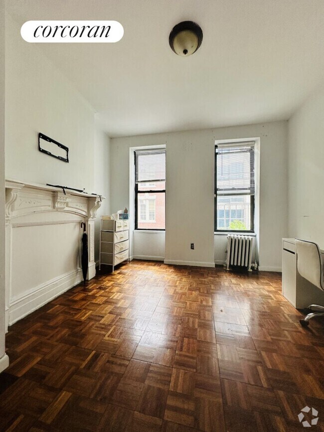 Building Photo - 424 E 66th St Rental