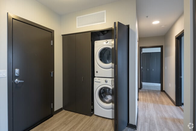 3 BR, 2 BA - 1,088SF