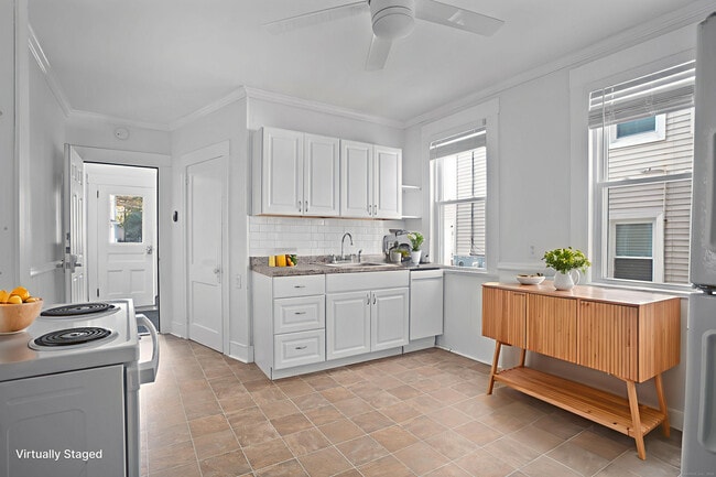 Photo - 541 Midland St