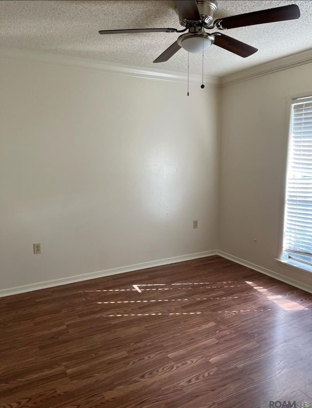 Photo - 5115 Woodlawn Ave