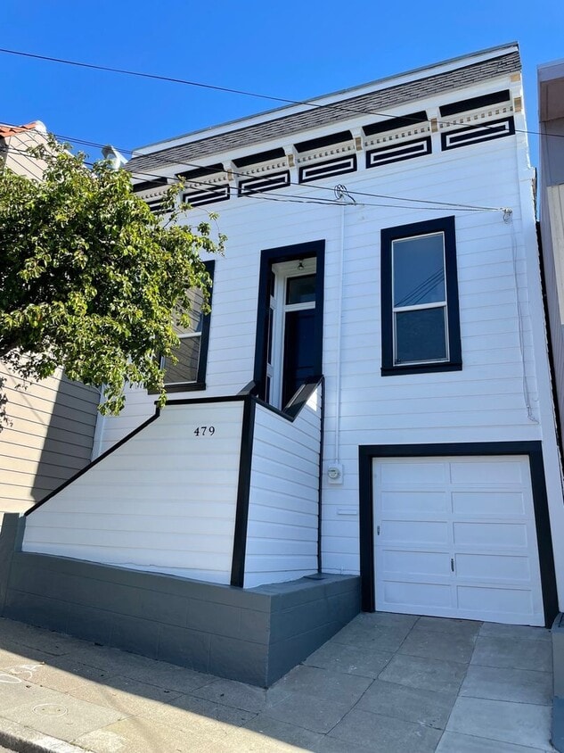 2 BR/1 BA Single Family Home, Spacious Kit... - 2 BR/1 BA Single Family Home, Spacious Kit...