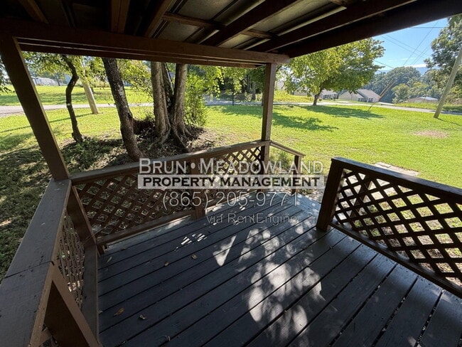 Photo - 104 Eakins Dr