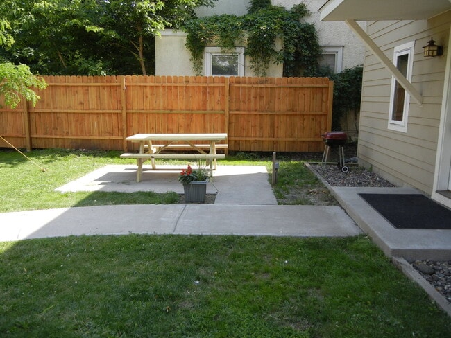 Photo - Charming 4-Bed Oasis with Granite Touches & Hardwood Elegance in Minneapolis!