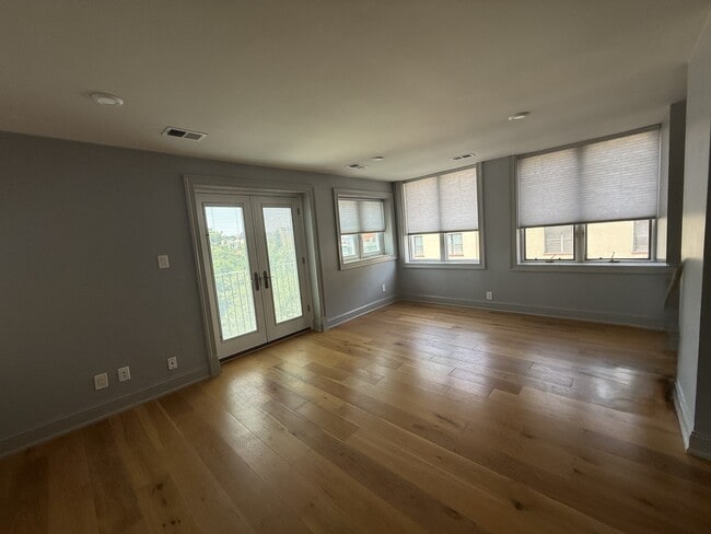 Photo - 2100 Newport Pl NW