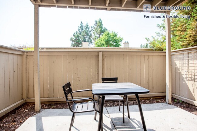 Photo - 46862 Fernald Common Unit FL0-ID360