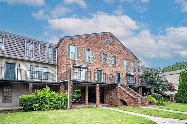 Building Photo - 3091 Colonial Way Unit D4