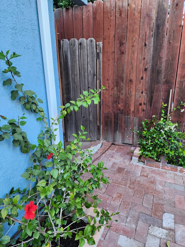 Photo - 6641 Blucher Ave Unidad Cozy guset house