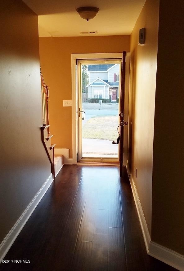 Photo - 103 Lakeside Ct