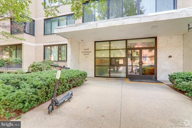 Building Photo - 2030 F St NW Unit 906 Rental