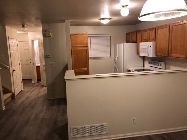 Photo - 457 W 91st Cir