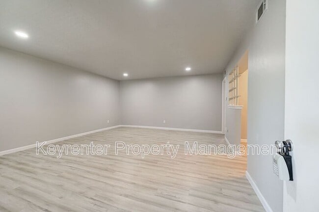 Photo - 1309 Crown Point Ave