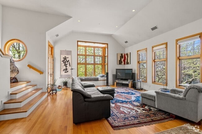 Building Photo - 49 Dudley Rd Rental